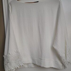Melanie Lyne Women's White Lace Trim Size M never worn